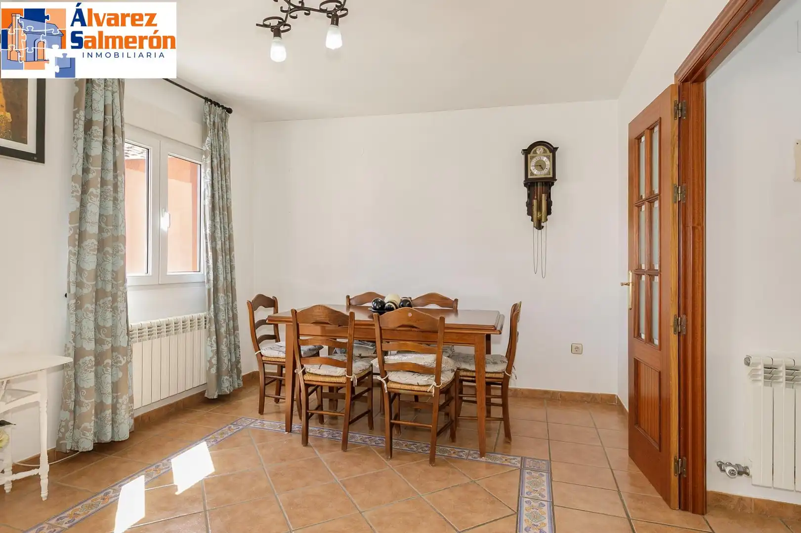 Comedor de Casa adosada en venta en Granada con Aire acondicionado, Calefacción y Terraza