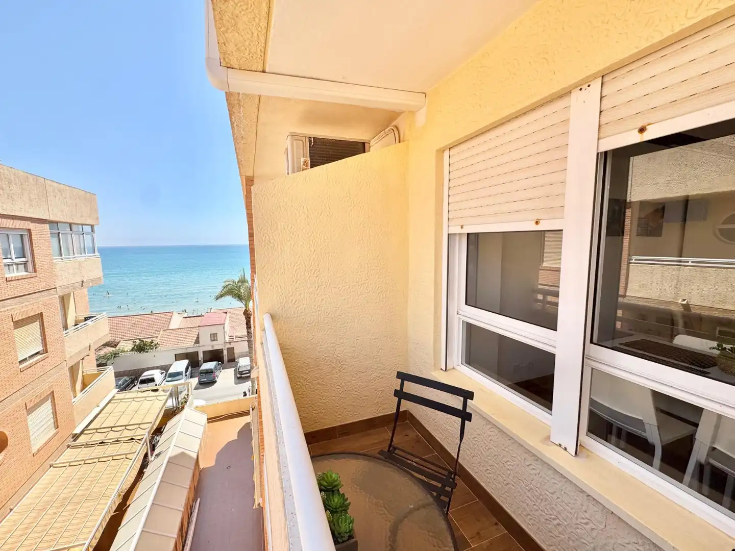 Terrassa de Apartament de lloguer en Guardamar del Segura amb Aire condicionat, Moblat i Rentadora