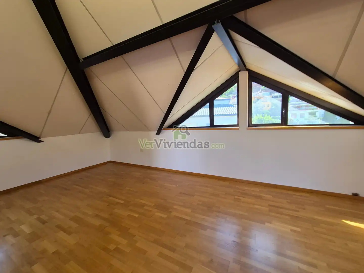 Sala de estar de Casa o chalet en venta en Vallirana con Aire acondicionado, Calefacción y Jardín privado