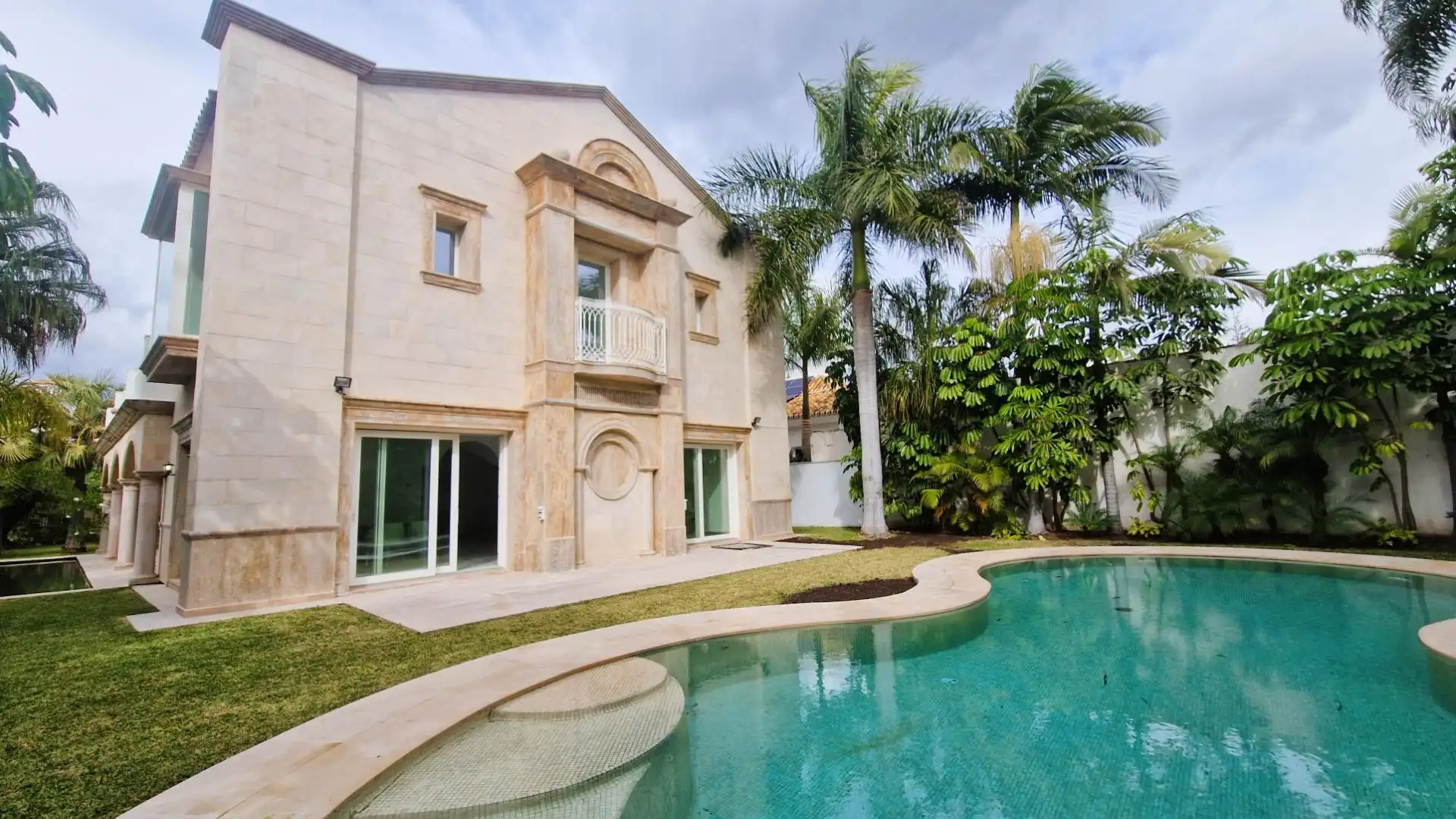 Exterior view of Houses for sale in Marbella  with Air Conditioner, Private garden and Terrace