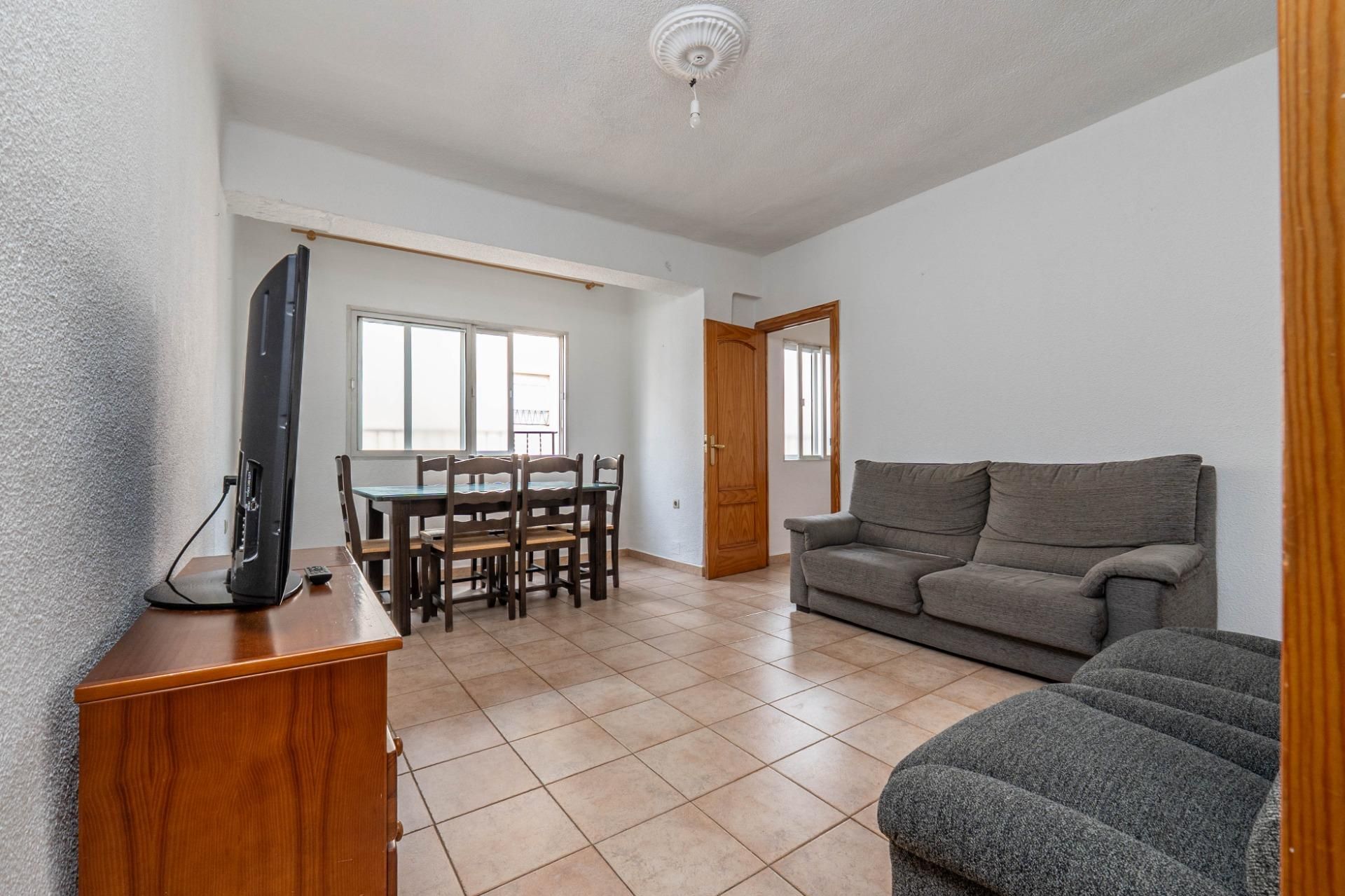 Living room of Flat for sale in  Granada Capital  with Air Conditioner and Balcony