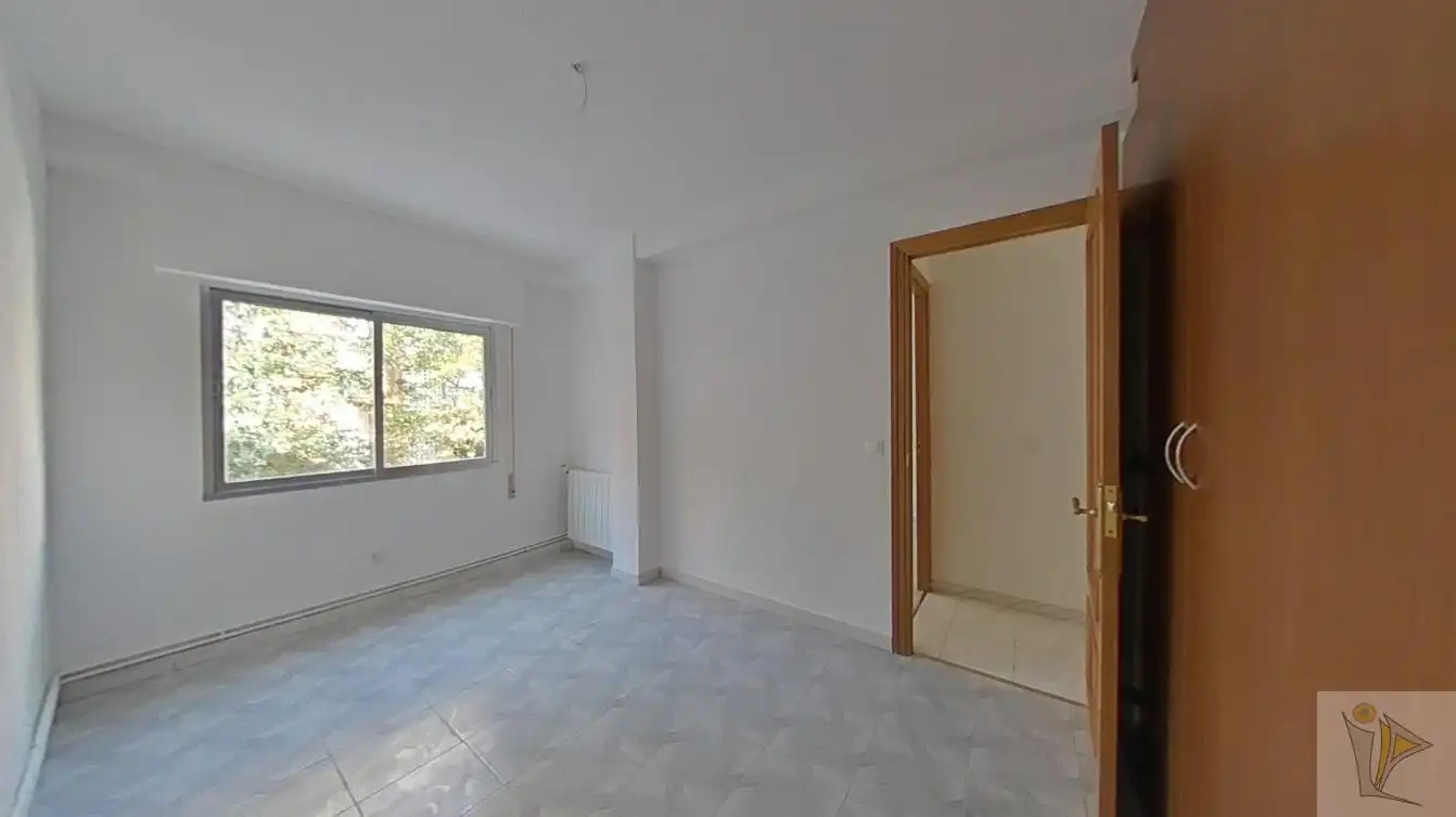 Flat for sale in CL ALFONSO XII , Sur - PAU 4
