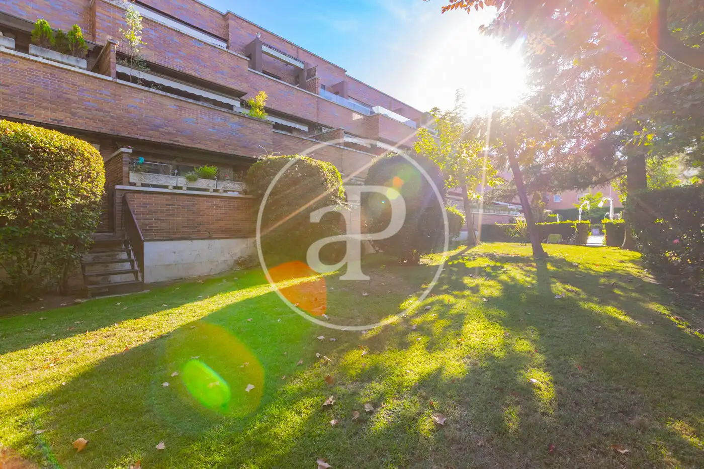 Vista exterior de Piso en venta en Madrid con Aire acondicionado, Calefacción y Jardín privado