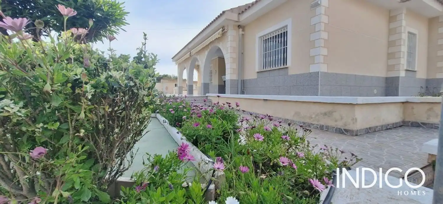 Jardín de Casa o chalet en venta en Elche / Elx con Aire acondicionado, Calefacción y Terraza