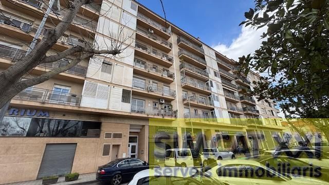 Exterior view of Flat for sale in Figueres  with Heating and Balcony