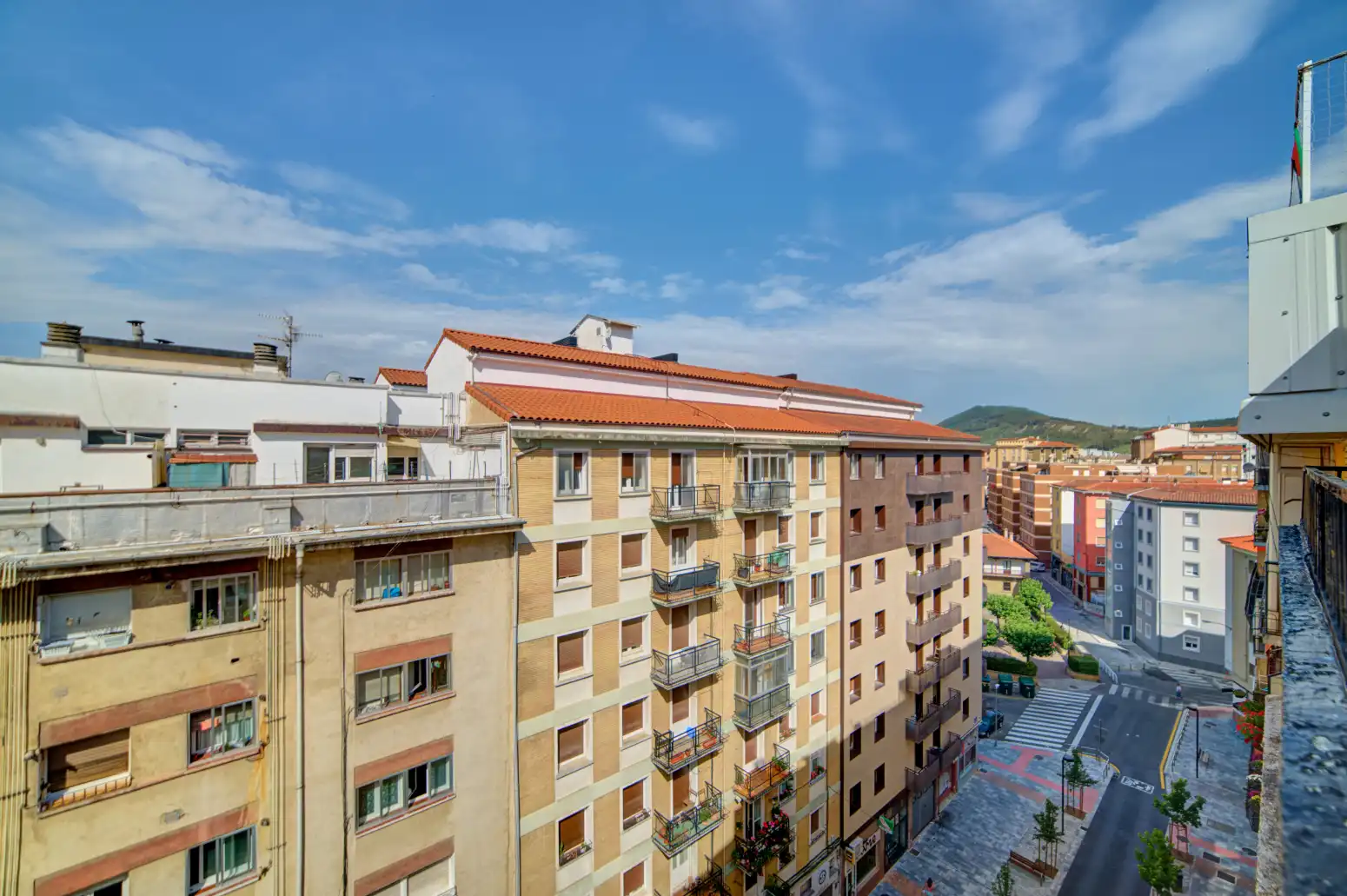 Vista exterior de Ático en venta en Burlada / Burlata con Calefacción, Parquet y Terraza