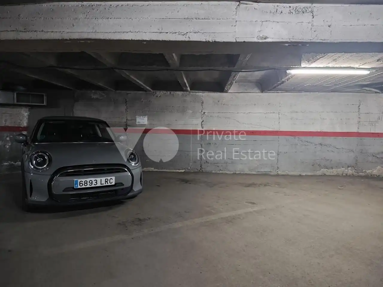 Garage for sale in Madrid, Madrid