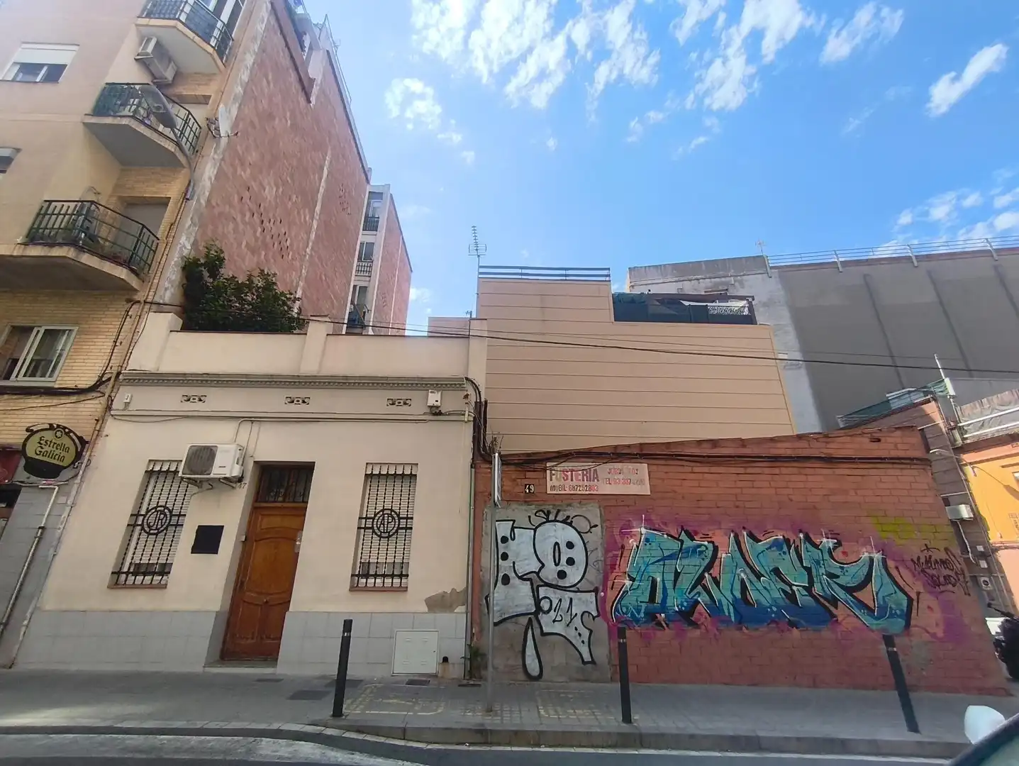 Vista exterior de Residencial en venda en L'Hospitalet de Llobregat