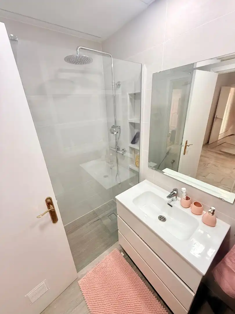 Bany de Apartament de lloguer en Vélez-Málaga amb Piscina comunitària