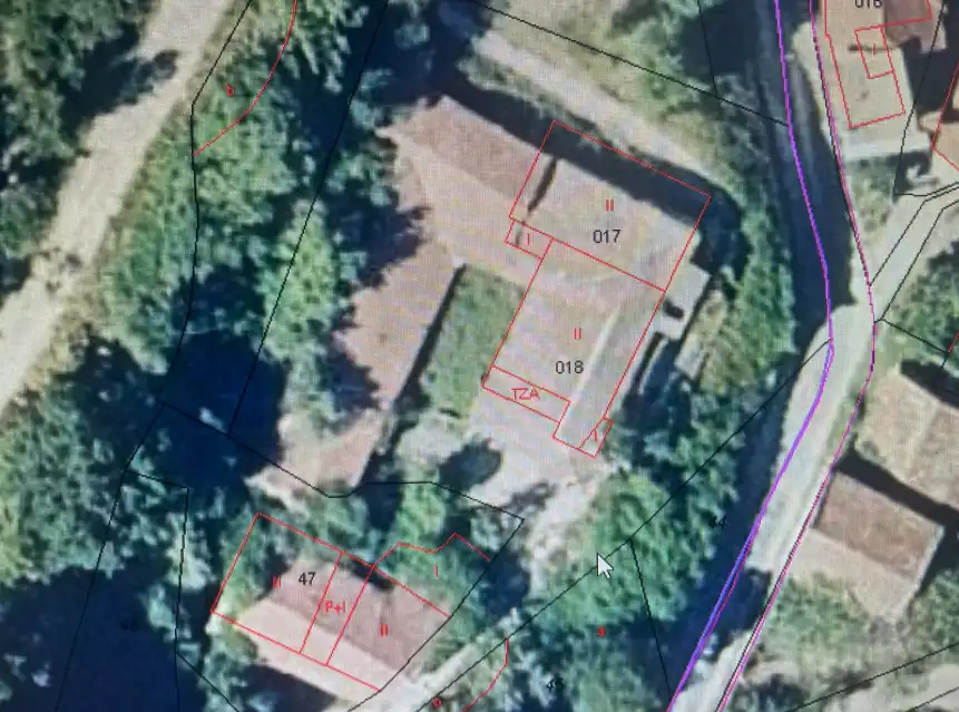 Casa rústica amb terrassa en venda a Lugar Coucieiro 7
