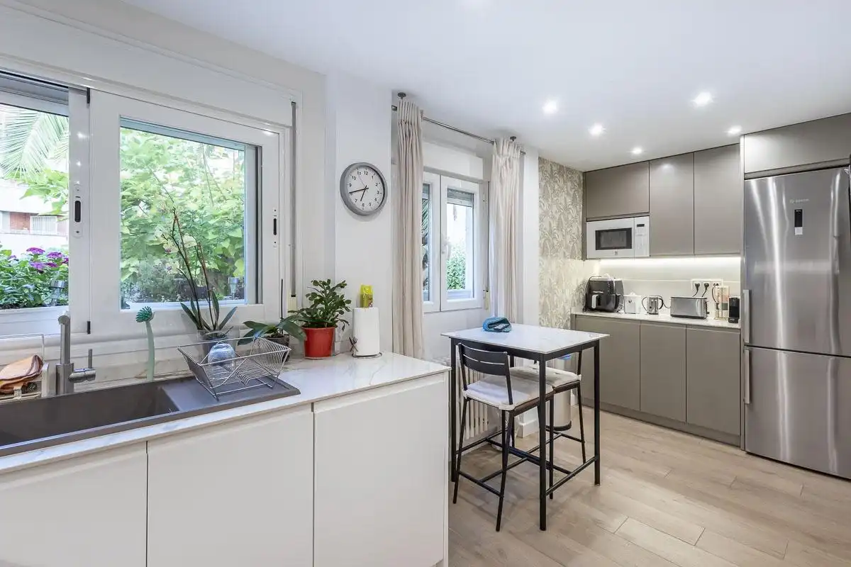 Kitchen of Flat for sale in Granada  with Air Conditioner, Heating and Storage room