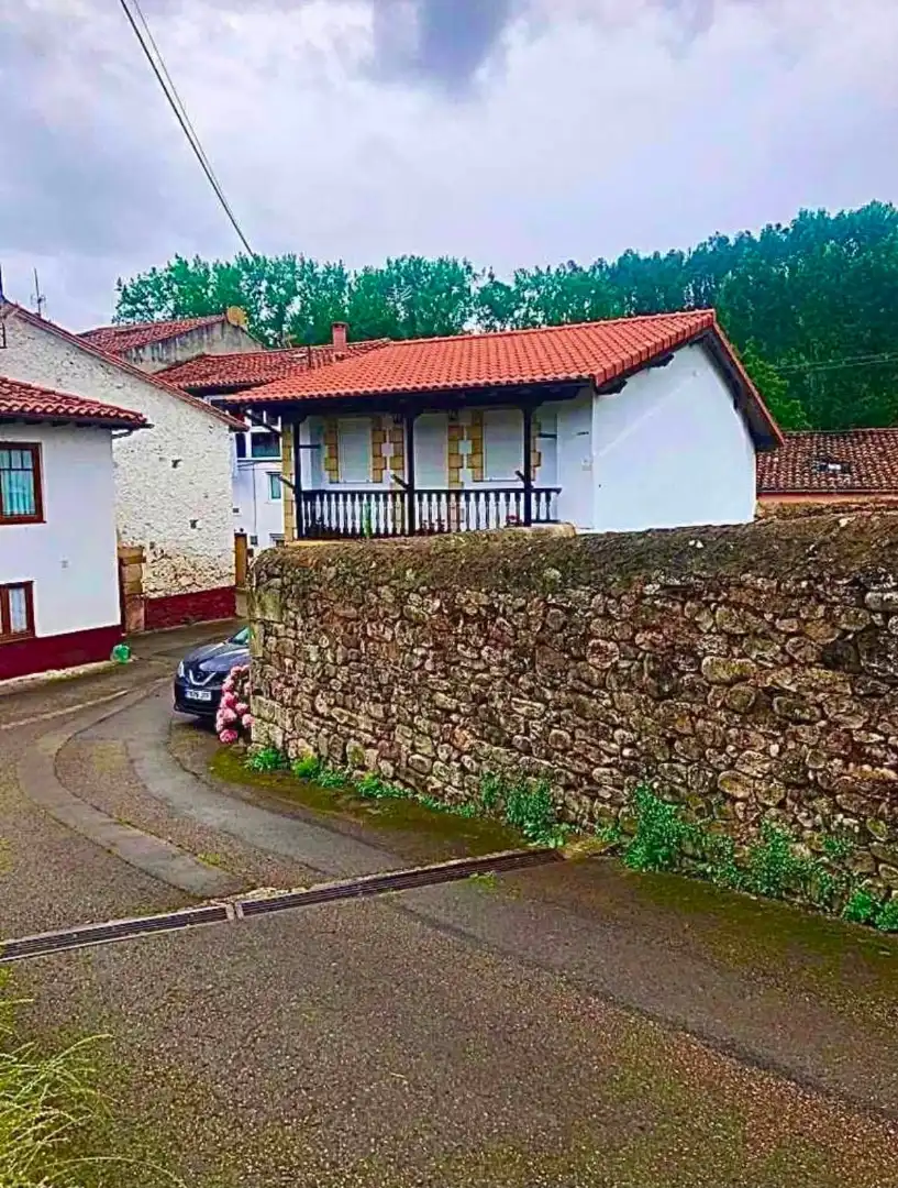 Vista exterior de Casa o xalet de lloguer en Arenas de Iguña amb Calefacció, Parquet i Terrassa