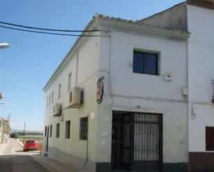 Exterior view of Building for sale in Quinto