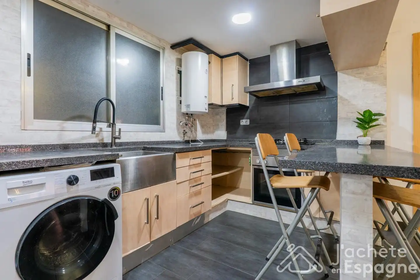 Kitchen of Flat for sale in Valencia  with Heating