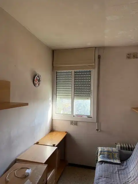 Schlafzimmer von Wohnung zum Verkauf in Barcelona mit Klimaanlage und Balkon