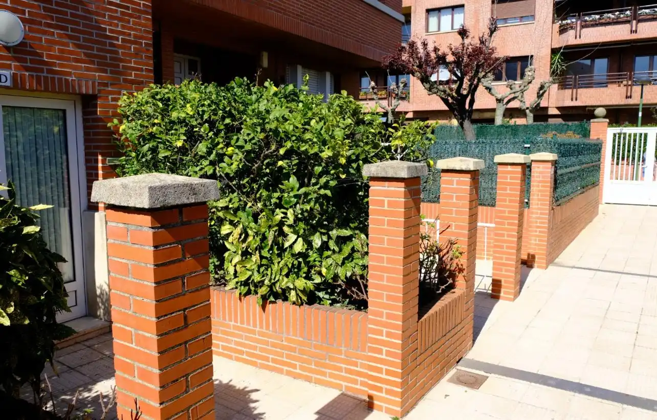 Vista exterior de Àtic en venda en Getxo  amb Calefacció, Terrassa i Traster