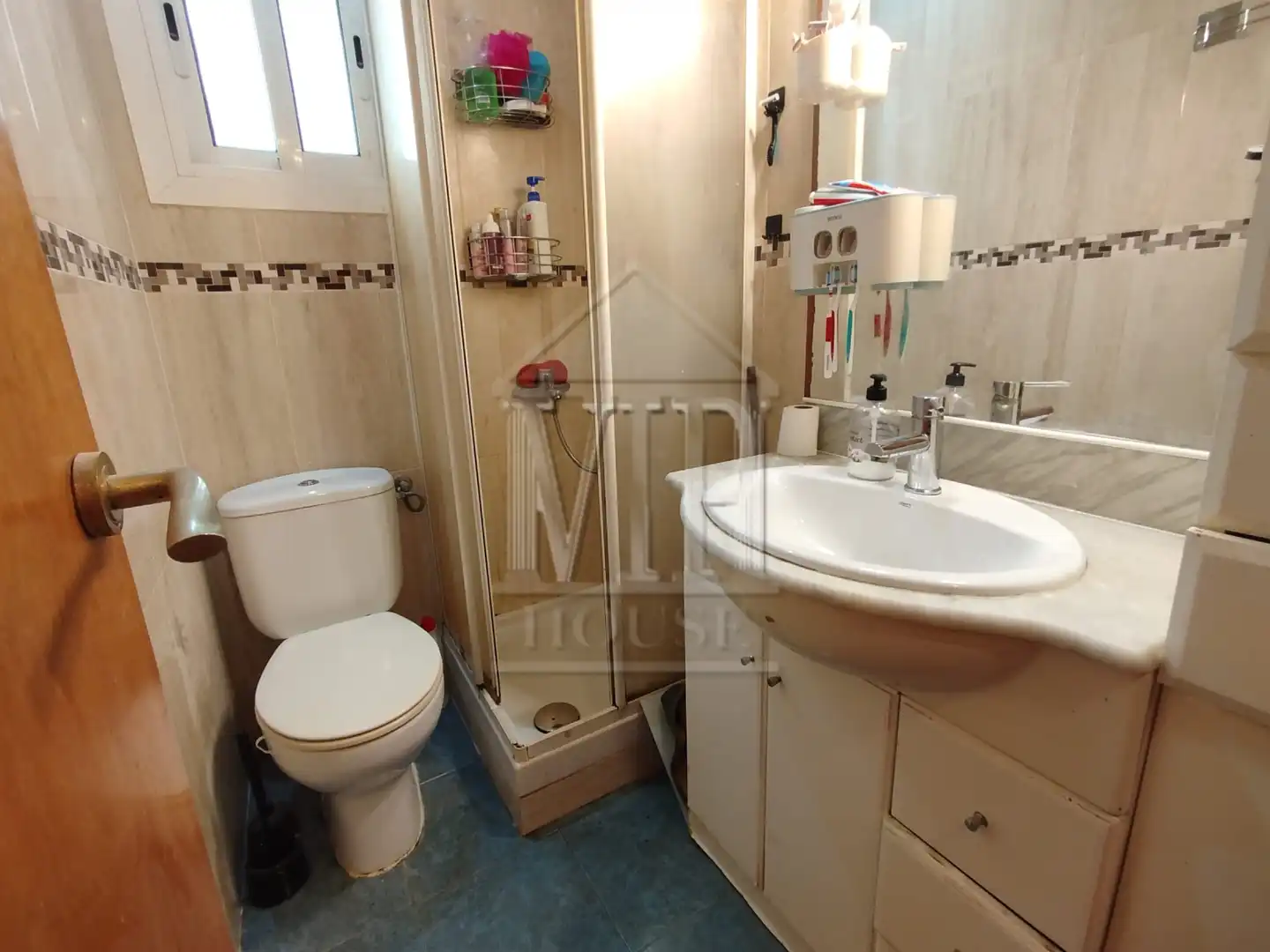 Baño de Piso en venta en Badalona con Aire acondicionado, Calefacción y Amueblado
