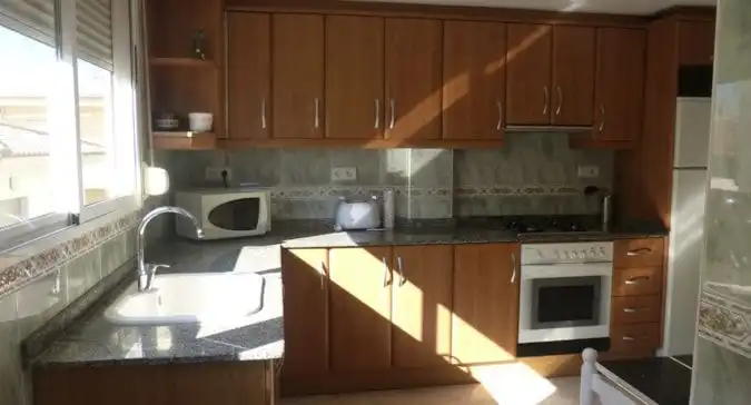 Apartamento de alquiler en Carrer de l'Almirall Roger de Llúria, Oliva Playa