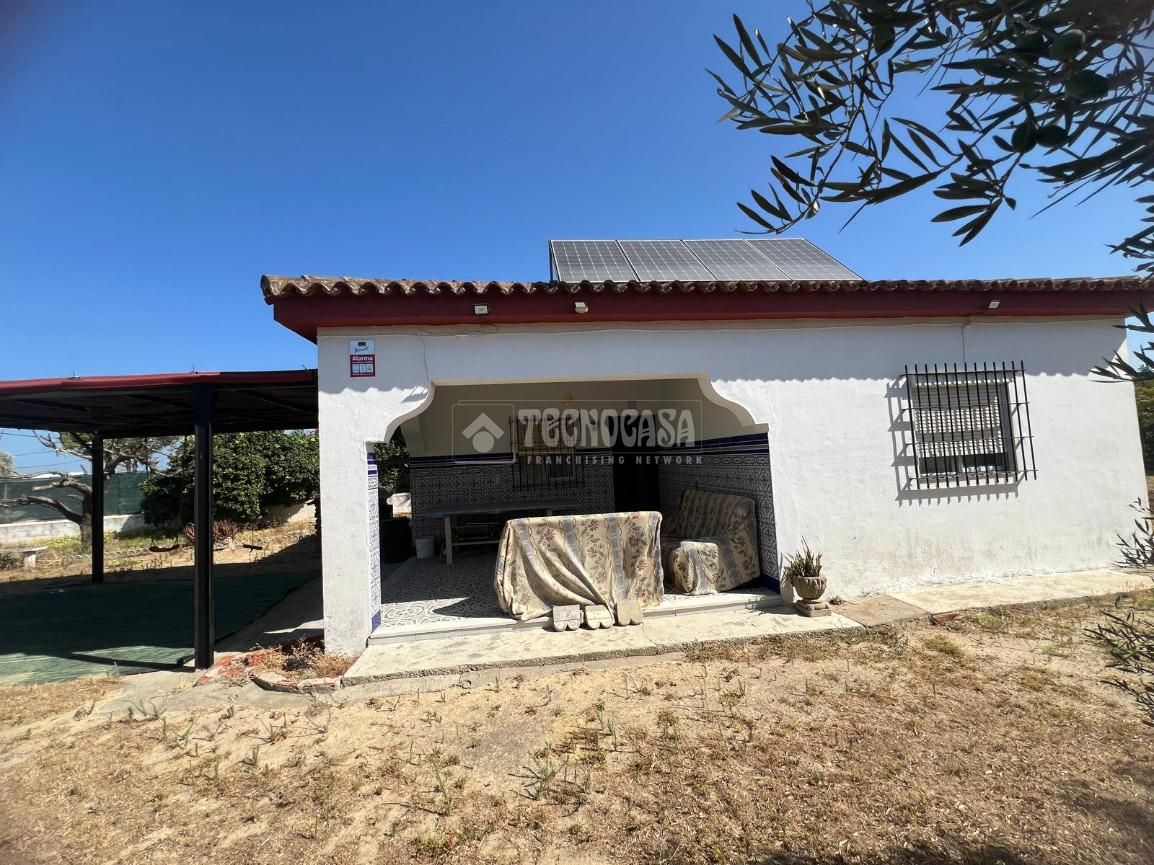 Vista exterior de Finca rústica en venda en Chiclana de la Frontera