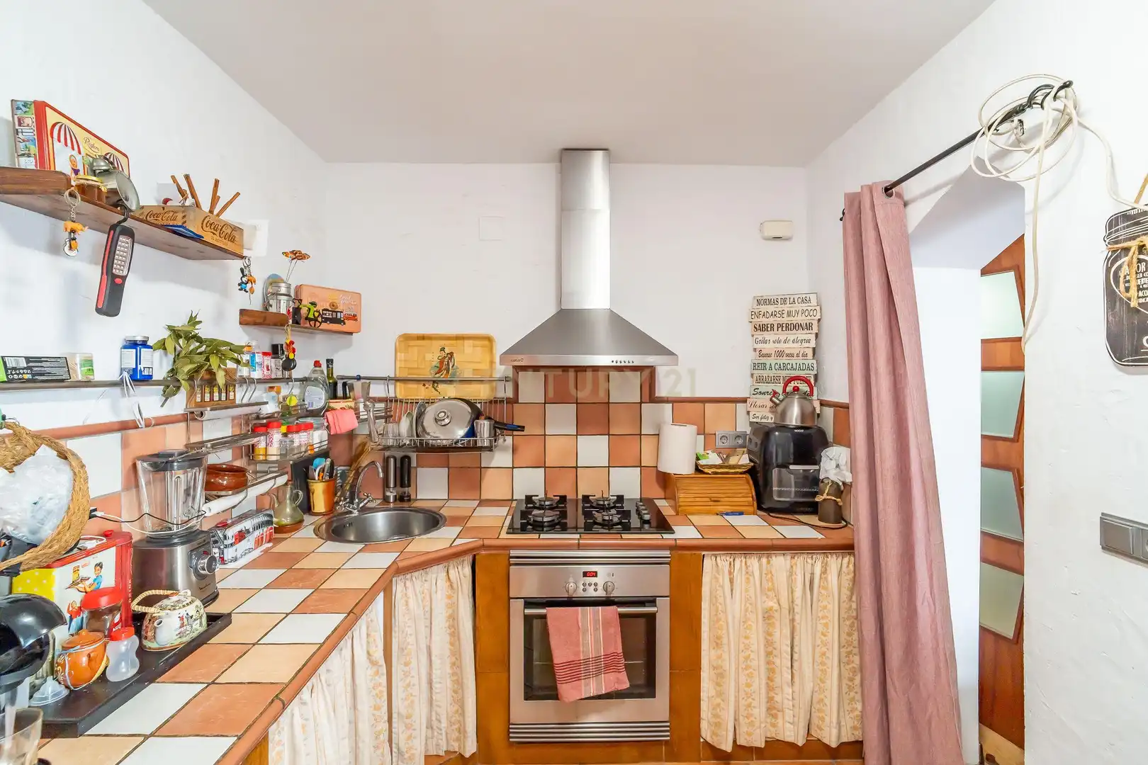 Cocina de Piso en venta en Fuengirola con Piscina y Piscina comunitaria