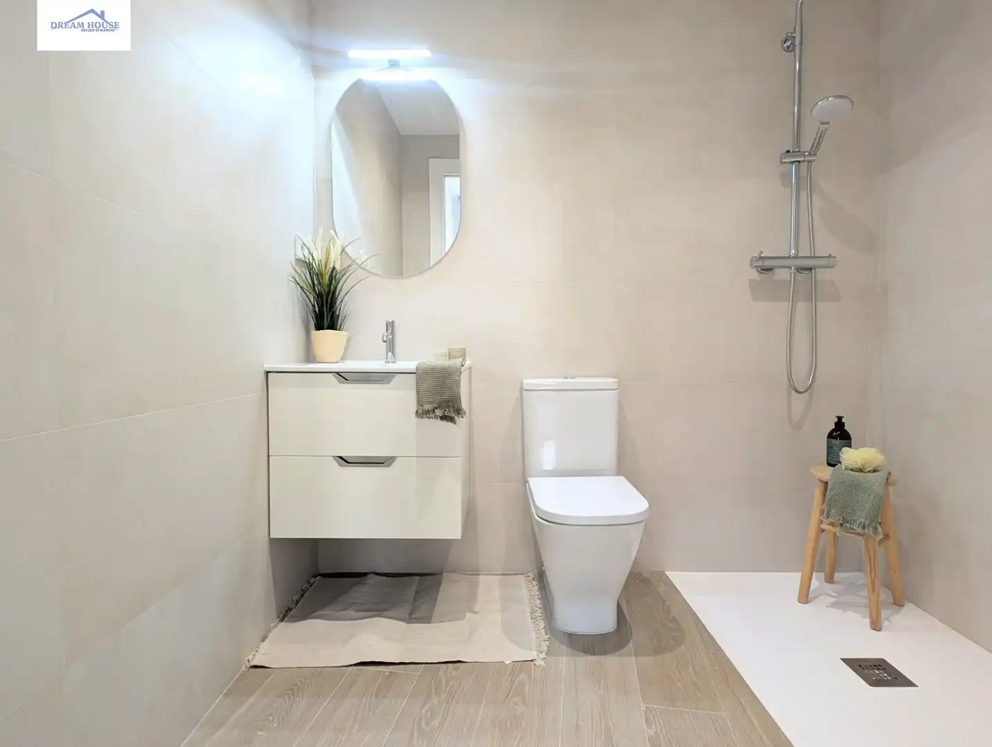 Baño de Planta baja en venta en Mataró con Aire acondicionado, Calefacción y Terraza