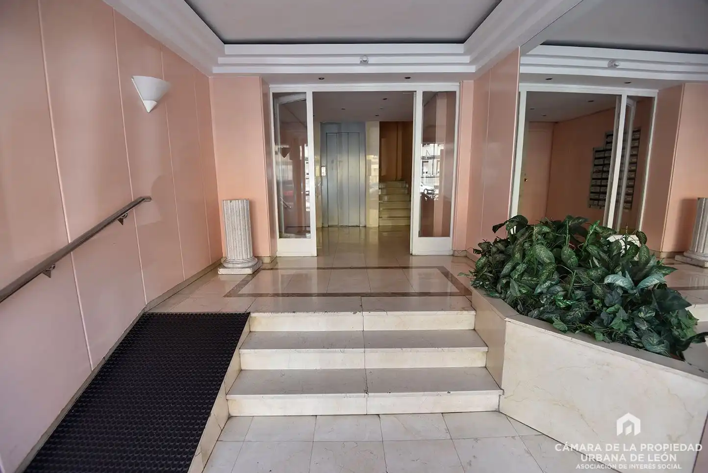Piso de alquiler en León Capital  con Calefacción