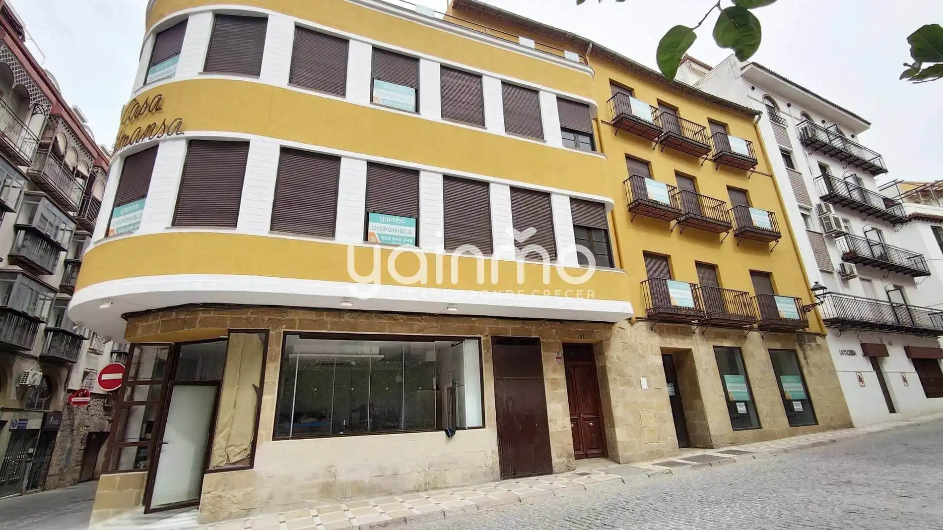 Außenansicht von Gebäude zur Miete in Jaén