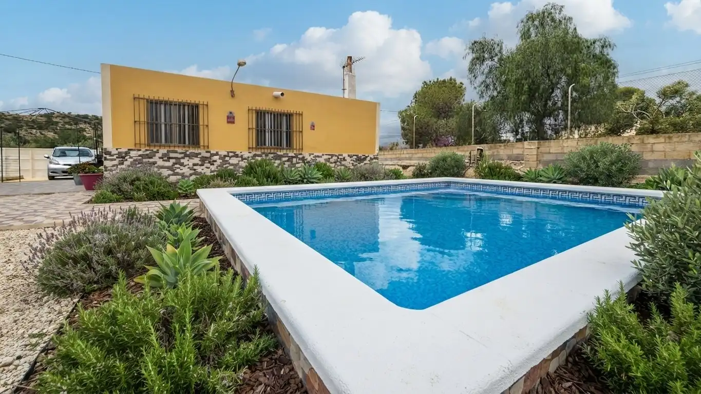 Residential land for sale in Calle ALTURA-REBOLLEDO