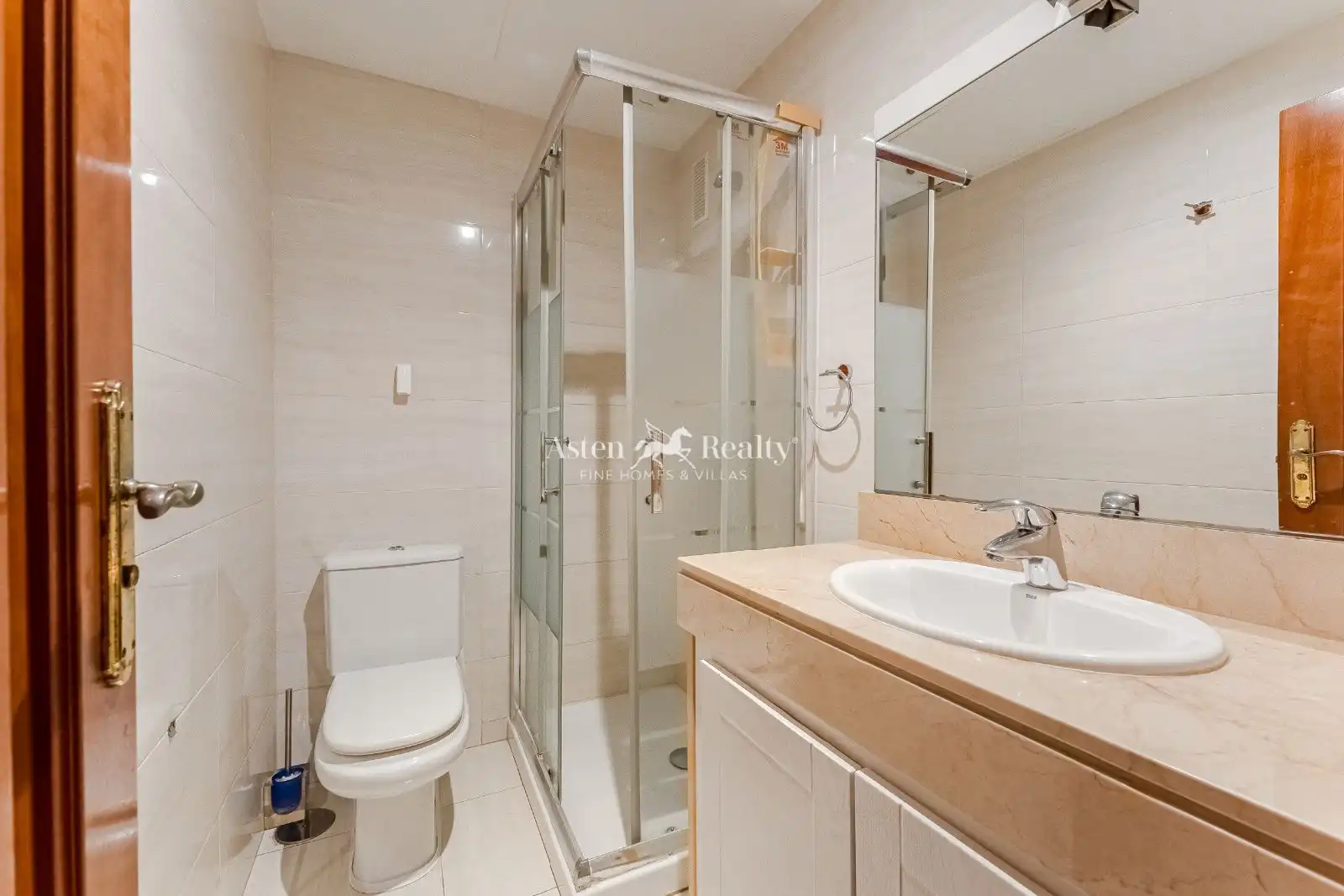 Badezimmer von Wohnung zum Verkauf in Santiago del Teide mit Klimaanlage, Privatgarten und Terrasse