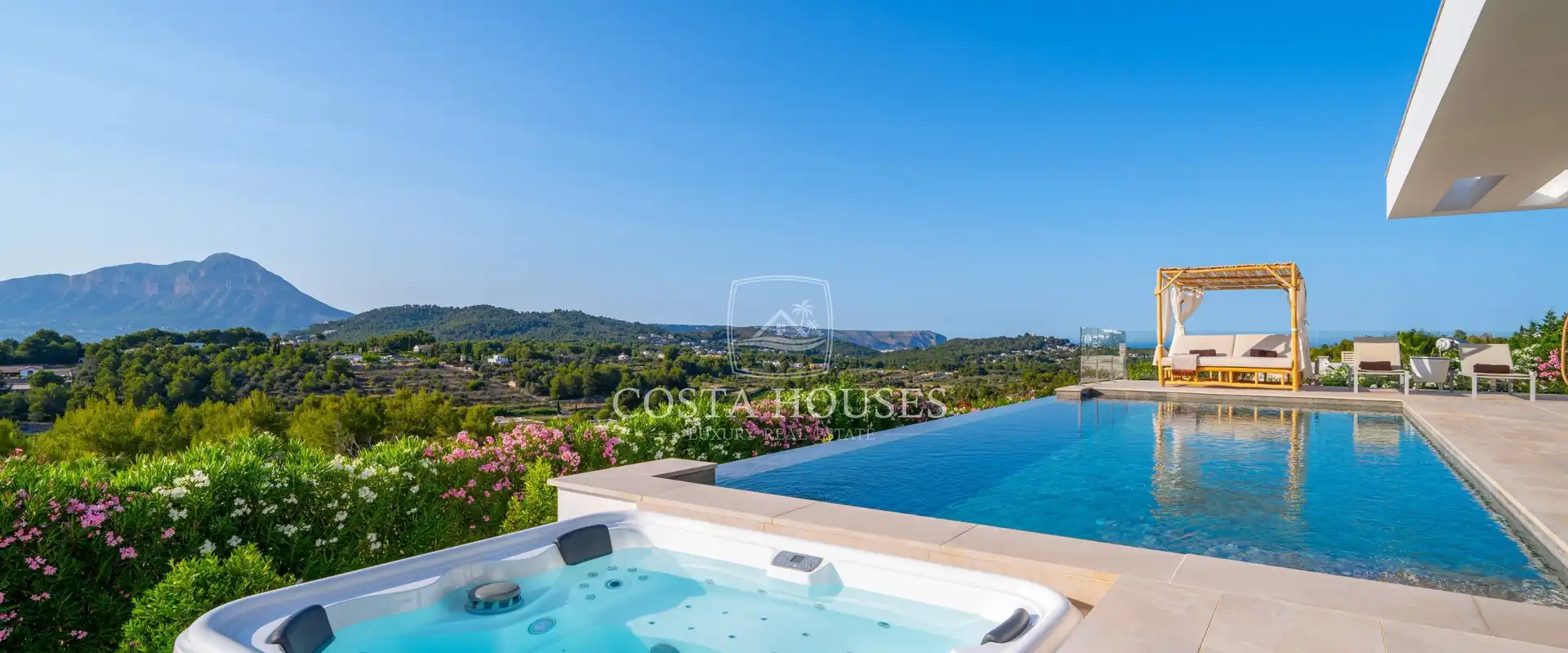 Swimming pool of Houses for sale in Jávea / Xàbia  with Air Conditioner, Private garden and Terrace