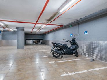 Moto in affitto a Carrer de Bori i Fontestà 18