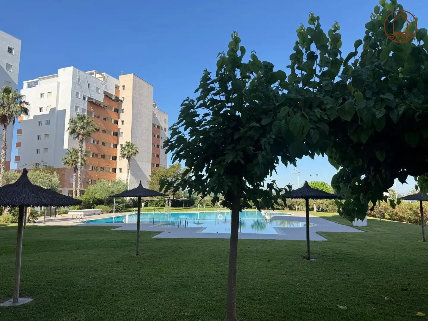 Piso con piscina en venta en Avenida del puerto 33