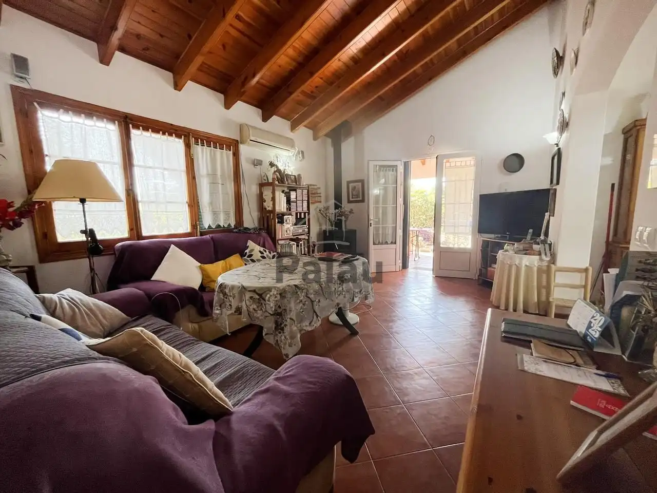 Sala d'estar de Casa o xalet en venda en Ciutadella de Menorca amb Aire condicionat, Jardí privat i Terrassa