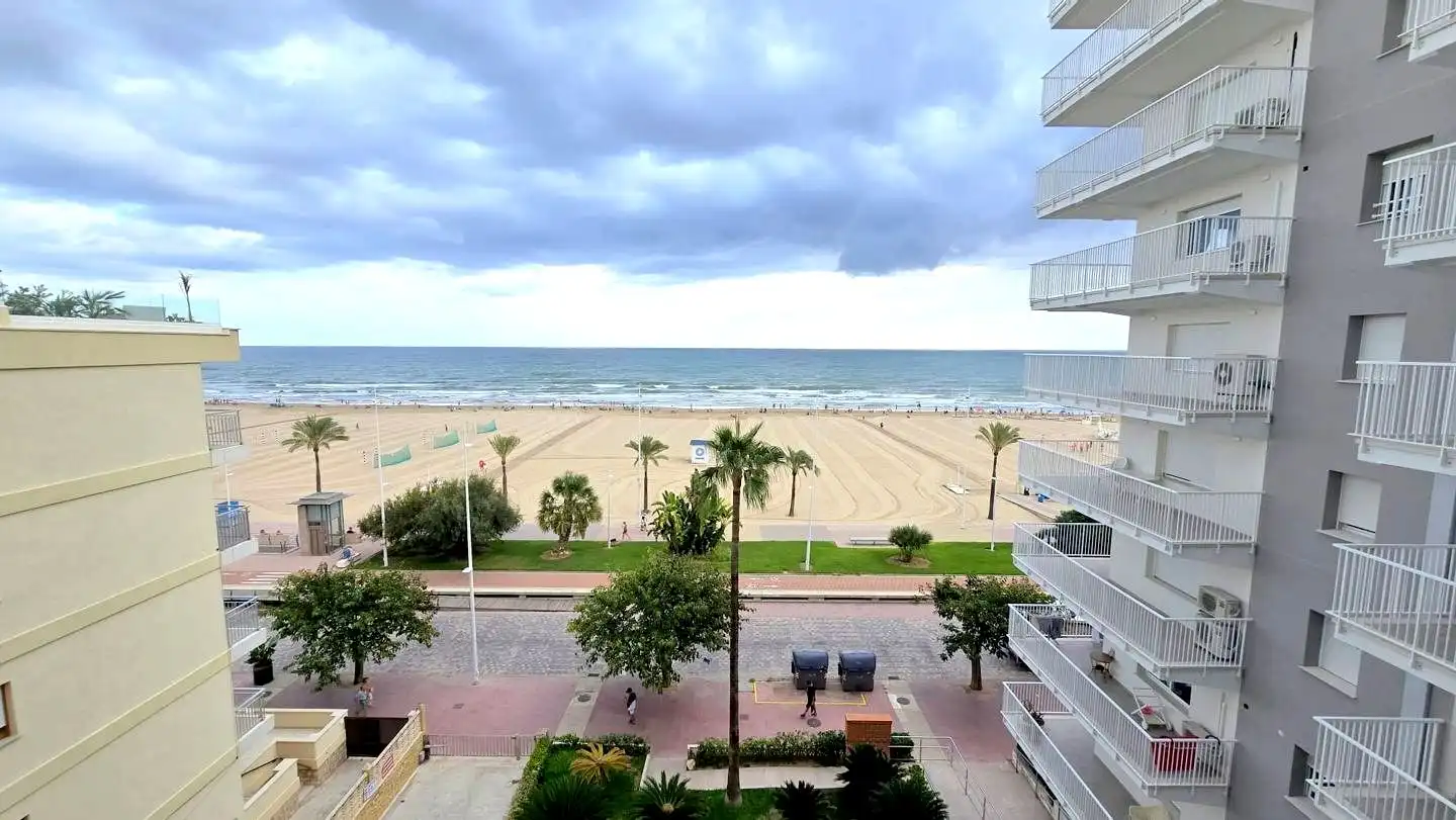 Schlafzimmer von Wohnungen zur Miete in Gandia mit Terrasse und Möbliert