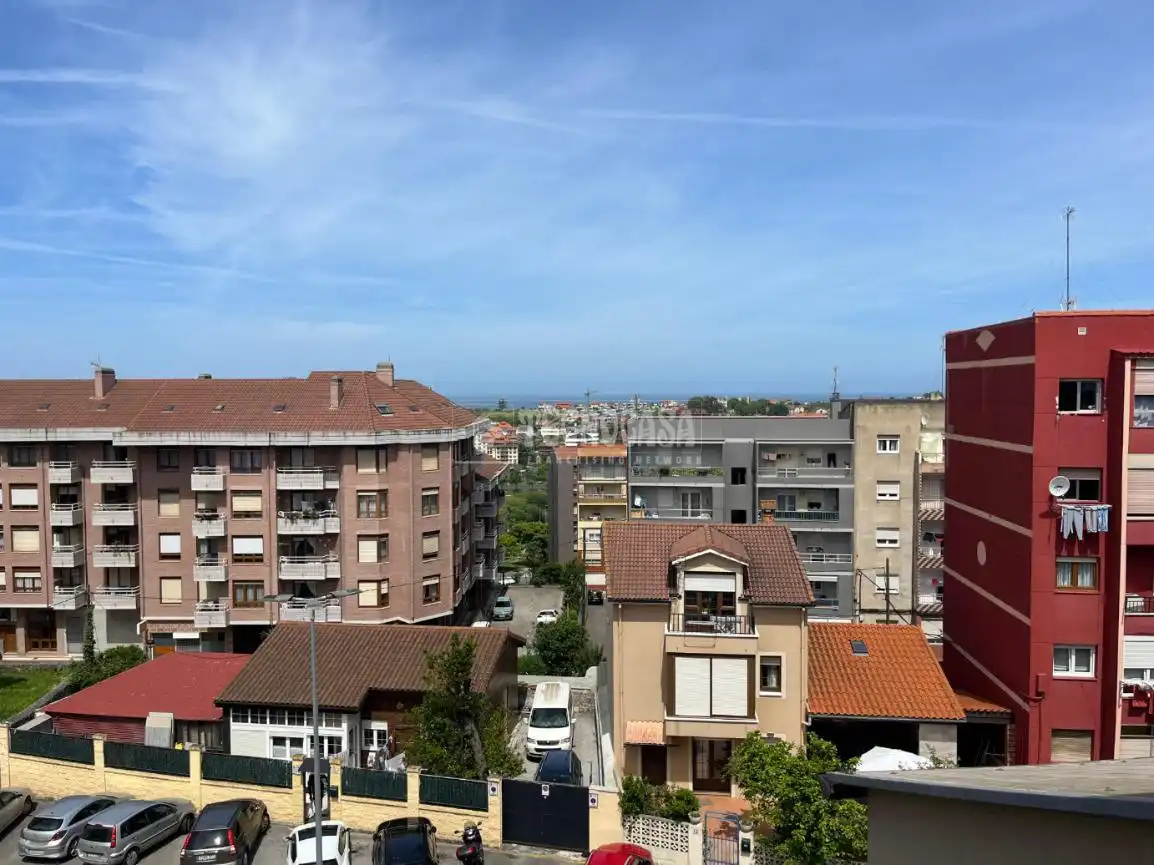 Vista exterior de Piso en venta en Santander