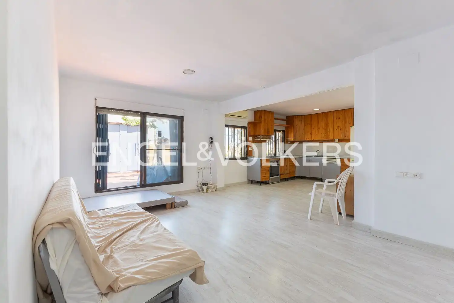 Vista exterior de Ático en venta en Valencia con Calefacción y Terraza