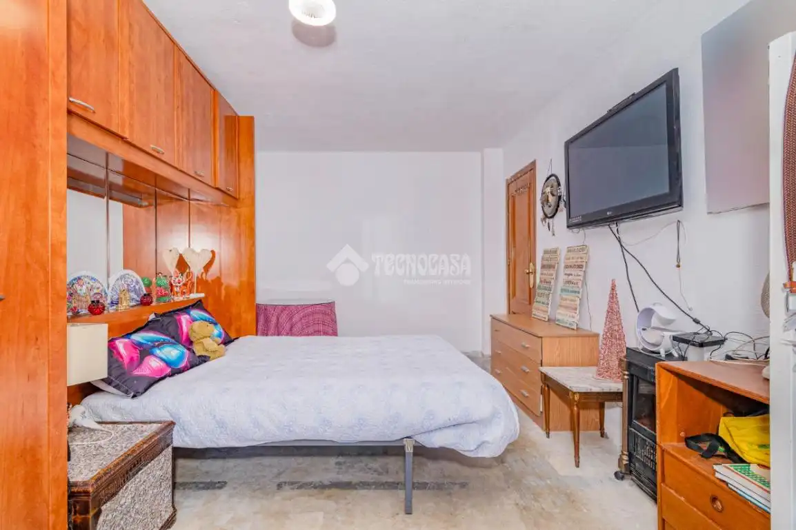 Dormitori de Casa adosada en venda en La Zubia amb Terrassa i Piscina comunitària