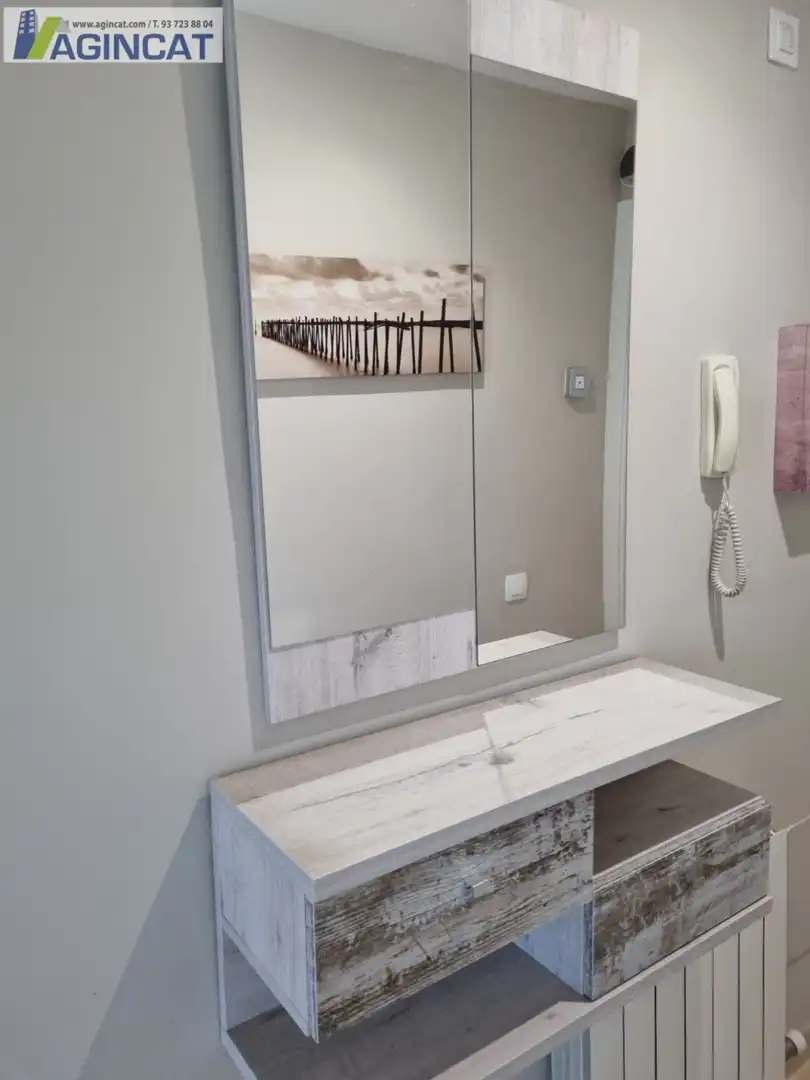 Baño de Ático en venta en Sabadell con Terraza, Amueblado y Alarma
