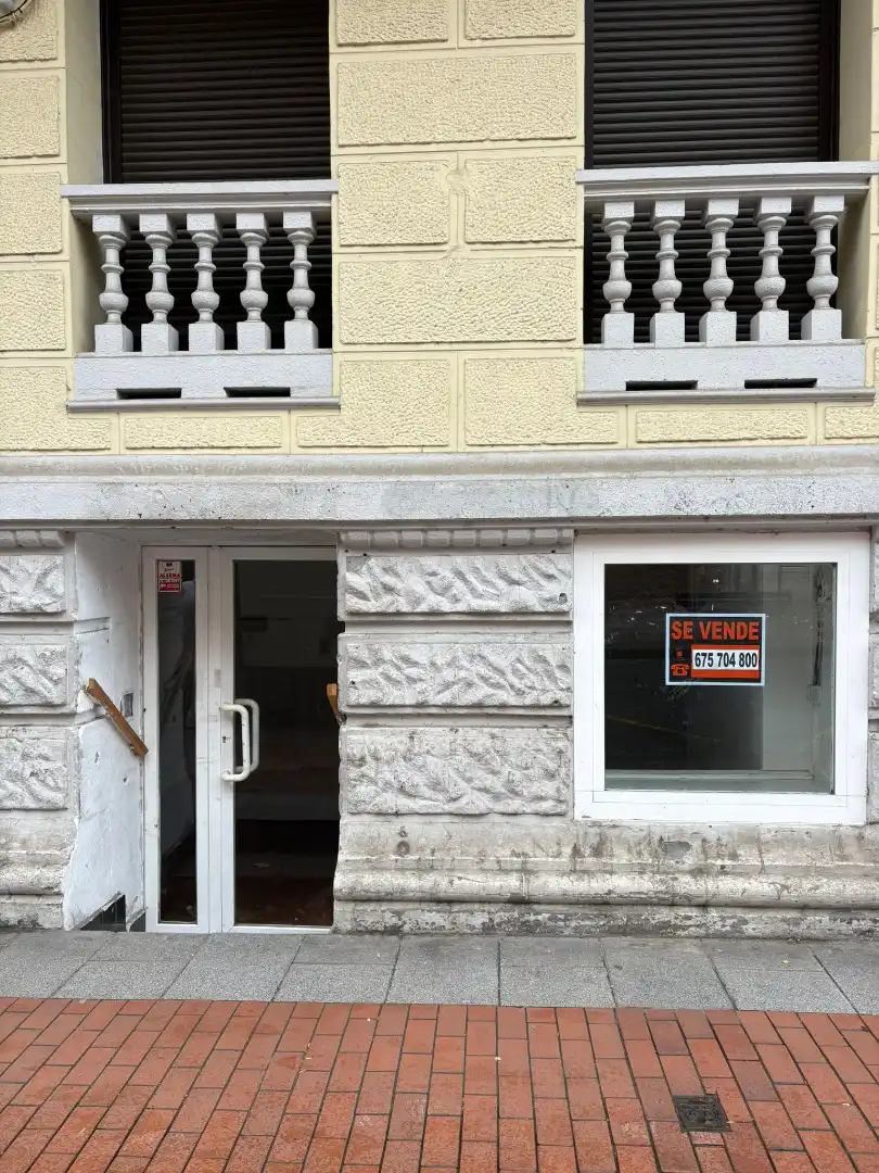 Local comercial en venta en Avenida de la Paz 38, imagen 2