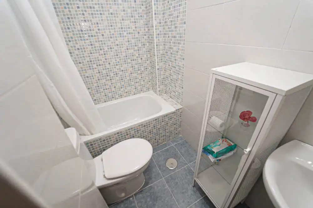 Bathroom of Flat for rent in Monachil  with Heating, Furnished and Oven