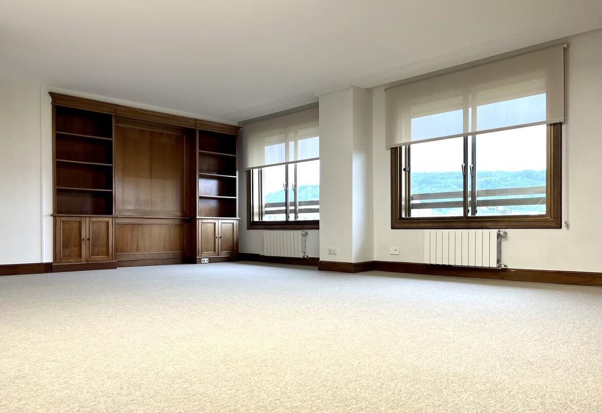 Living room of Office for sale in Donostia - San Sebastián   with Air Conditioner and Heating