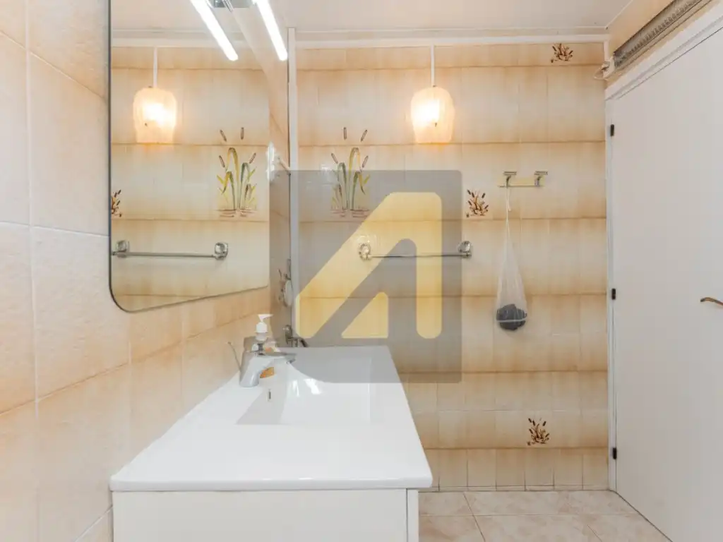 Bany de Apartament en venda en Barcelona