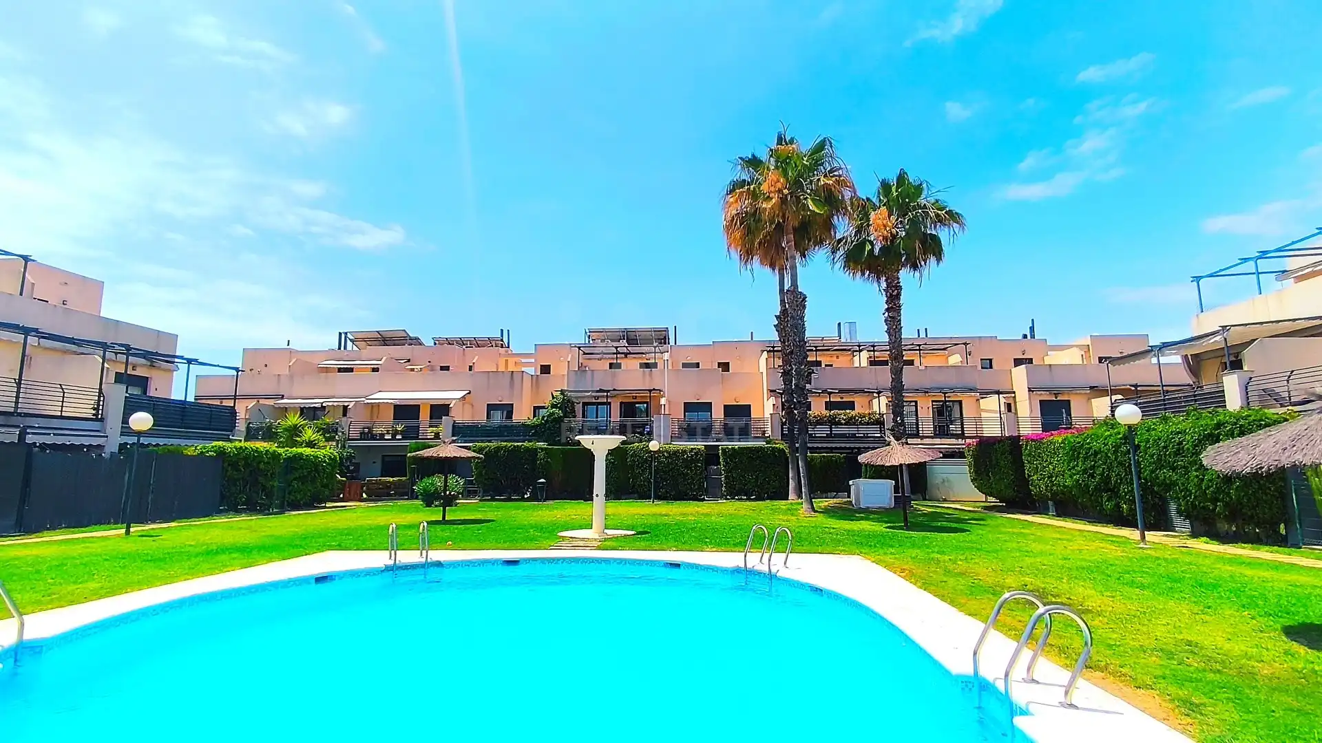 Jardín de Casa adosada en venta en Alicante / Alacant con Aire acondicionado, Calefacción y Terraza