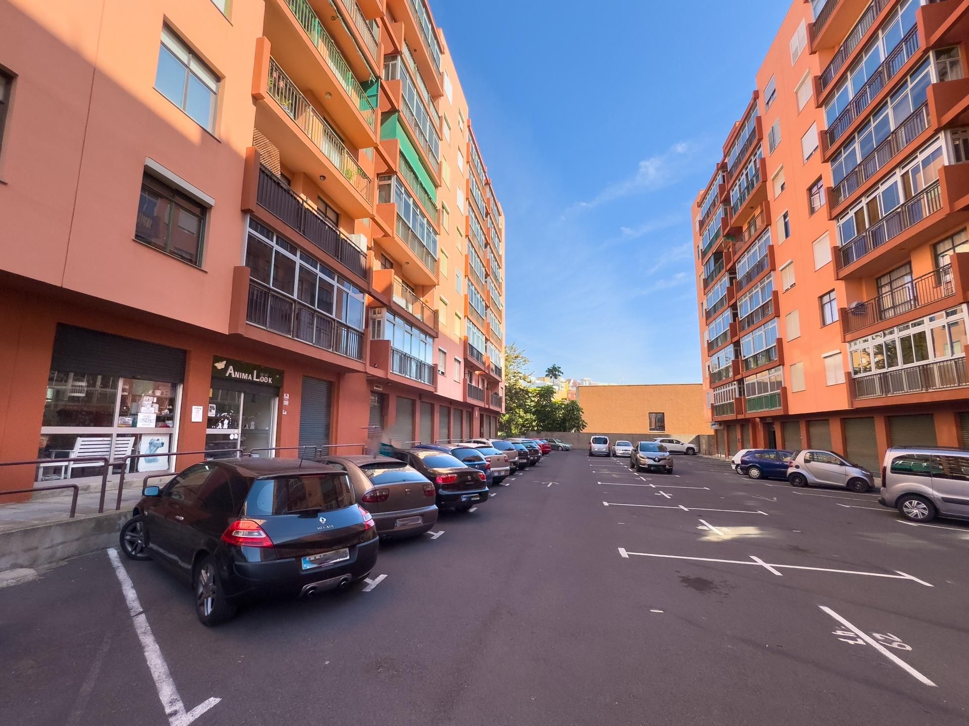 Exterior view of Premises to rent in  Santa Cruz de Tenerife Capital  with Air Conditioner and Furnished