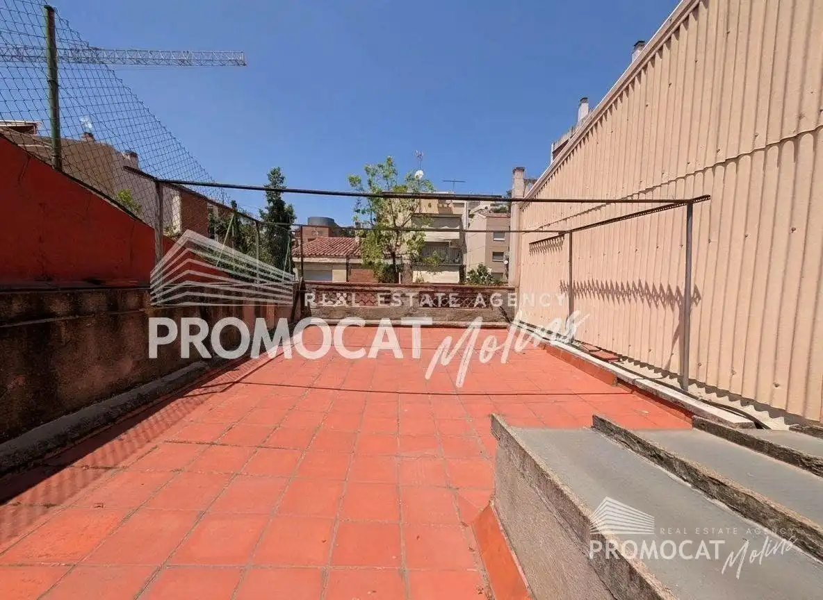 Vista exterior de Casa o xalet en venda en Molins de Rei amb Aire condicionat, Terrassa i Traster