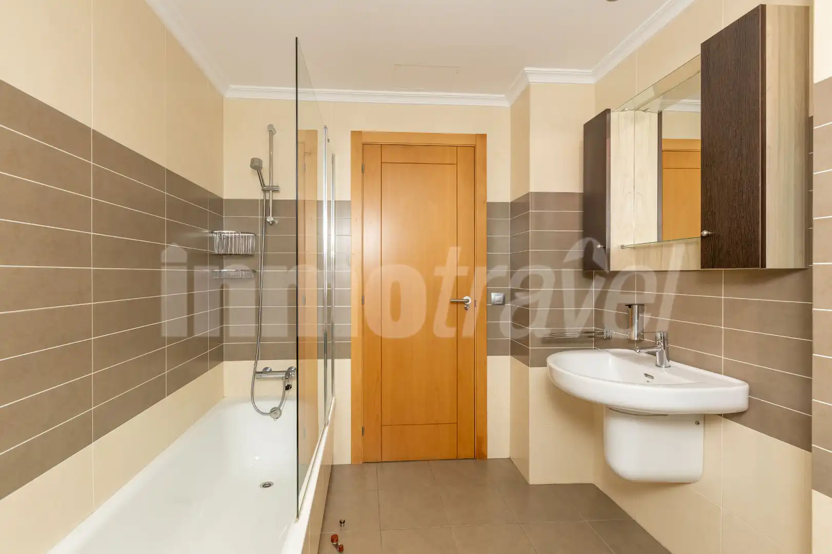 Bathroom of Attic for sale in Sanxenxo  with Air Conditioner, Heating and Terrace