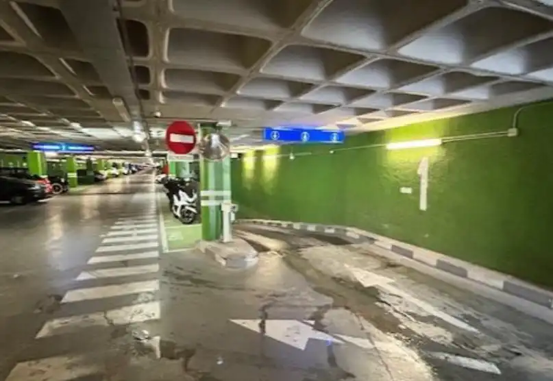 Aparcament amb ascensor en venda a Avinguda de la República Argentina, imagen 7