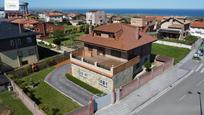 Vista exterior de Casa o xalet en venda en Santander amb Terrassa