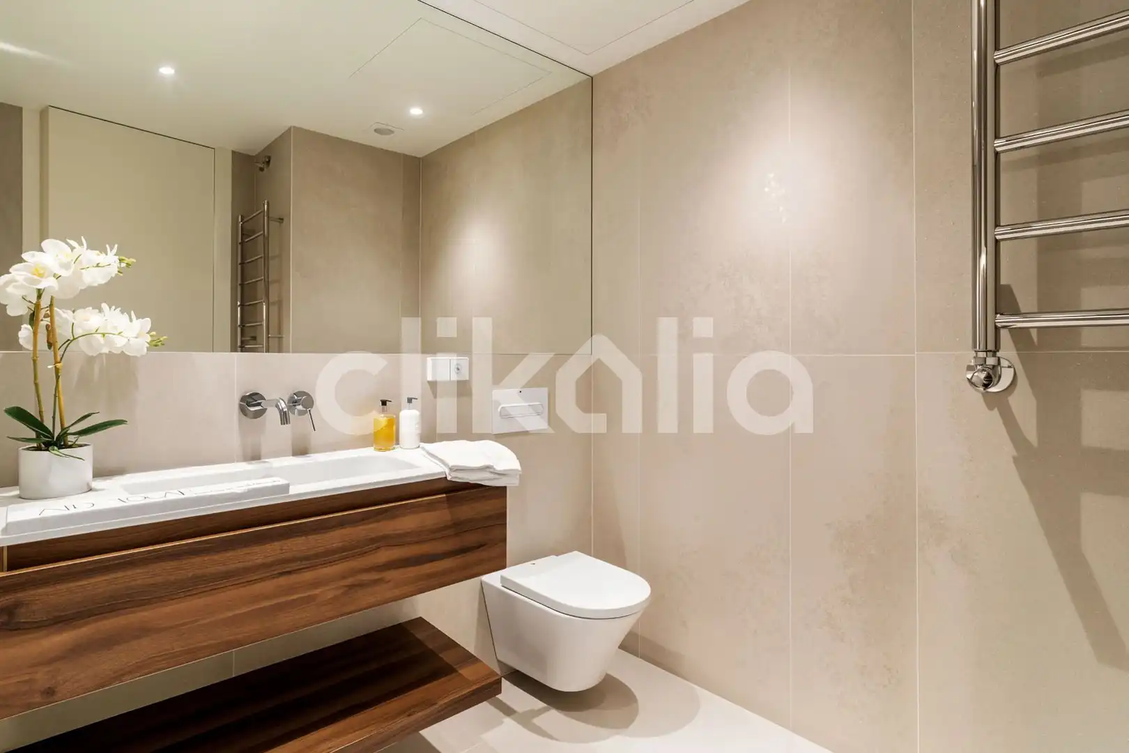 Baño de Piso en venta en Madrid con Aire acondicionado, Calefacción y Terraza