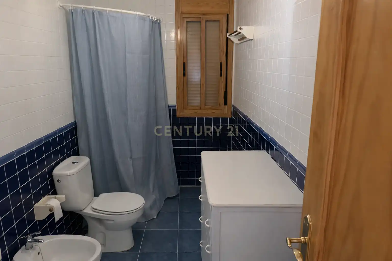 Badezimmer von Wohnungen zum Verkauf in Cáceres mit Privatgarten und Schwimmbad